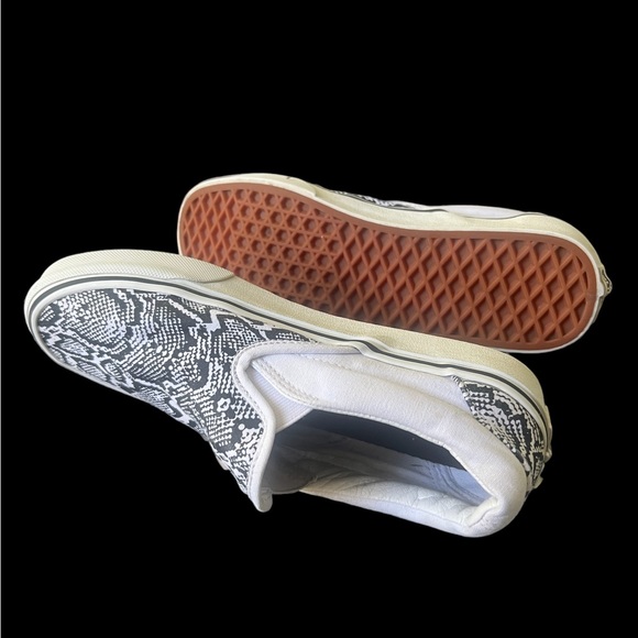 Vans Python Slides - Picture 3 of 5